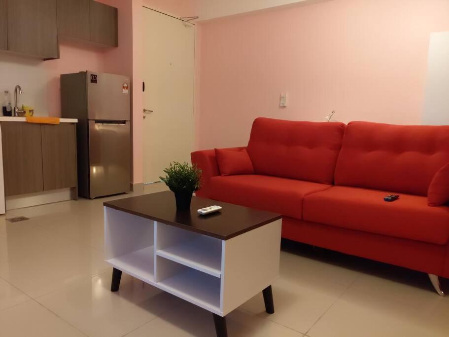 Apartment Work From -no Overnight -9am-6pm -same Day Checkout-wi-fi-netflix-parking-pool *