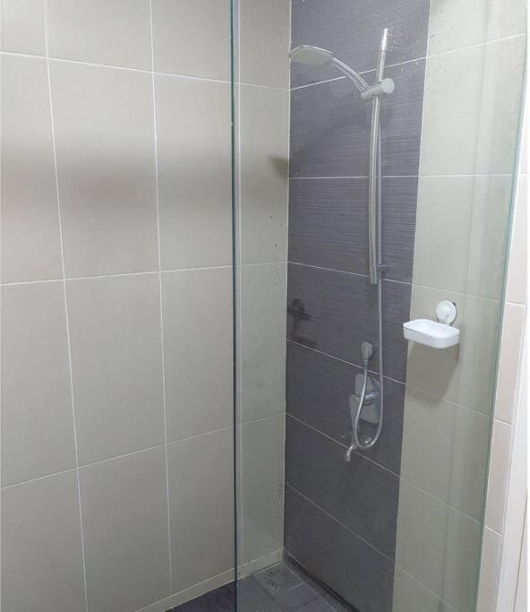 Work From -no Overnight -9am-6pm -same Day Checkout-wi-fi-netflix-parking-pool Apartment Cyberjaya