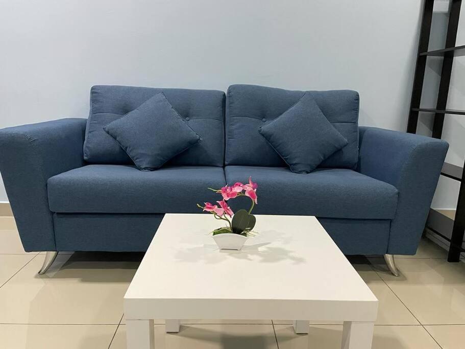 Work From -no Overnight -9am-6pm -same Day Checkout-wi-fi-netflix-parking-pool Apartment Cyberjaya
