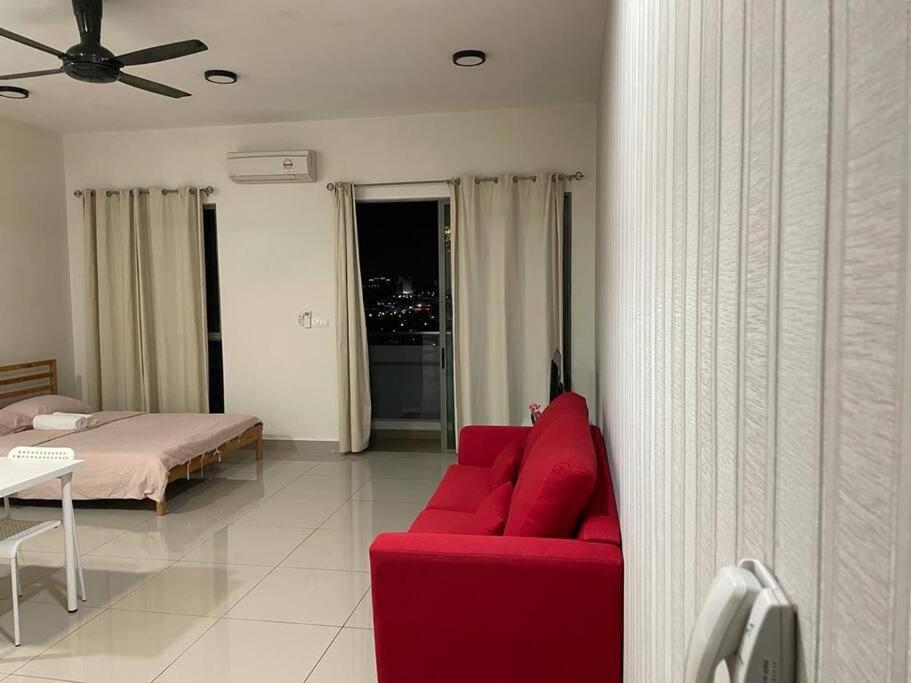 Work From -no Overnight -9am-6pm -same Day Checkout-wi-fi-netflix-parking-pool * Cyberjaya