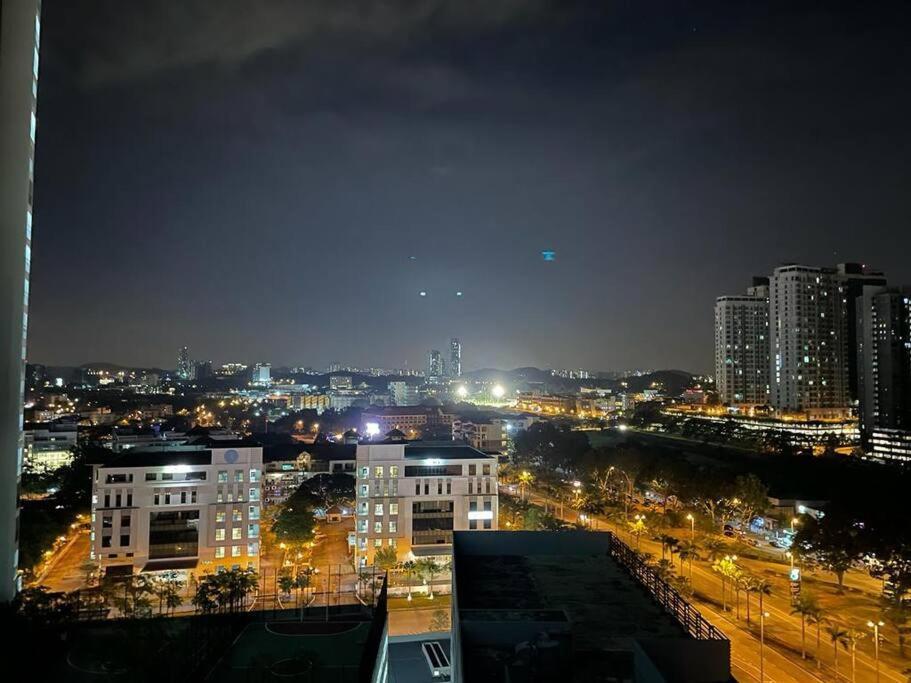 Apartment Work From -no Overnight -9am-6pm -same Day Checkout-wi-fi-netflix-parking-pool Cyberjaya