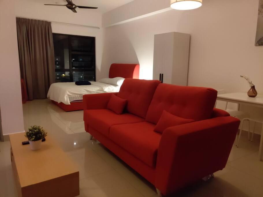 Work From -no Overnight -9am-6pm -same Day Checkout-wi-fi-netflix-parking-pool * Cyberjaya